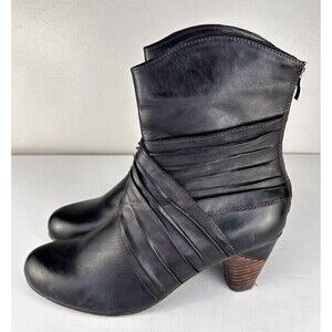 Springstep l’artiste Black Leather Boots Size EU 40 Size 9 Pleat Detail